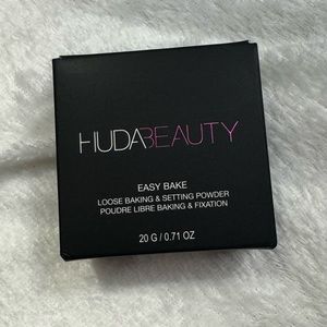Huda Beauty Easy Bake Setting and Baking Powder